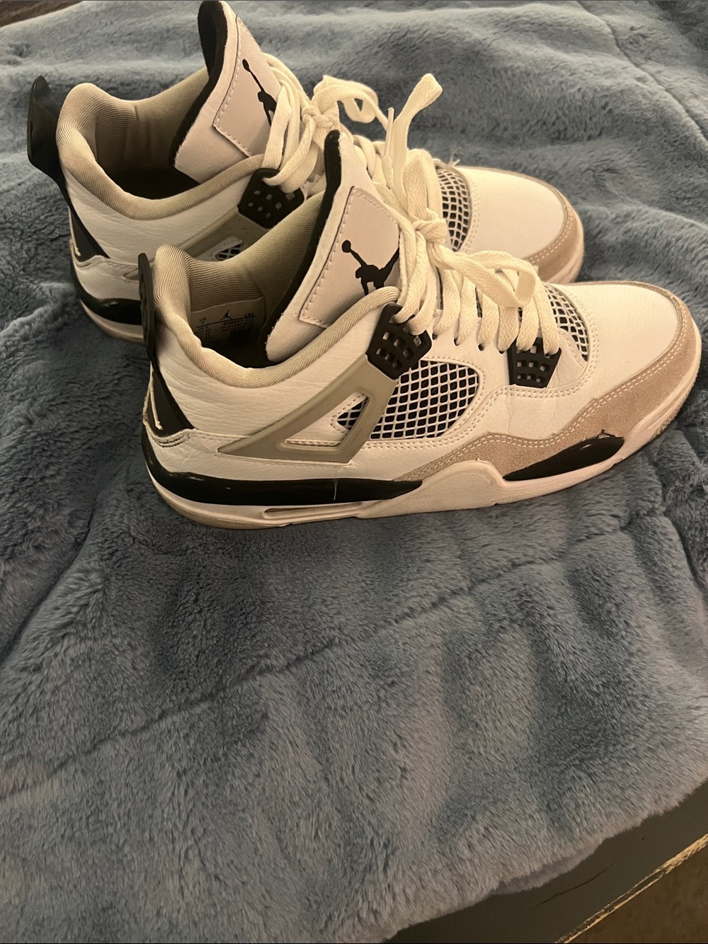 Nike Air Jordan White/ Black Retro Jordan 4’s “Military Black”, great condition - Picture 4 of 4